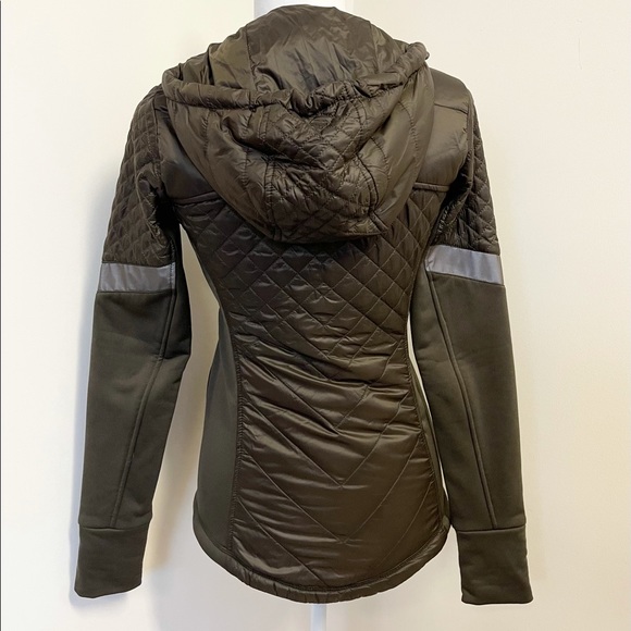 Awesome Athleta lightweight quilted jacket! - Picture 5 of 9